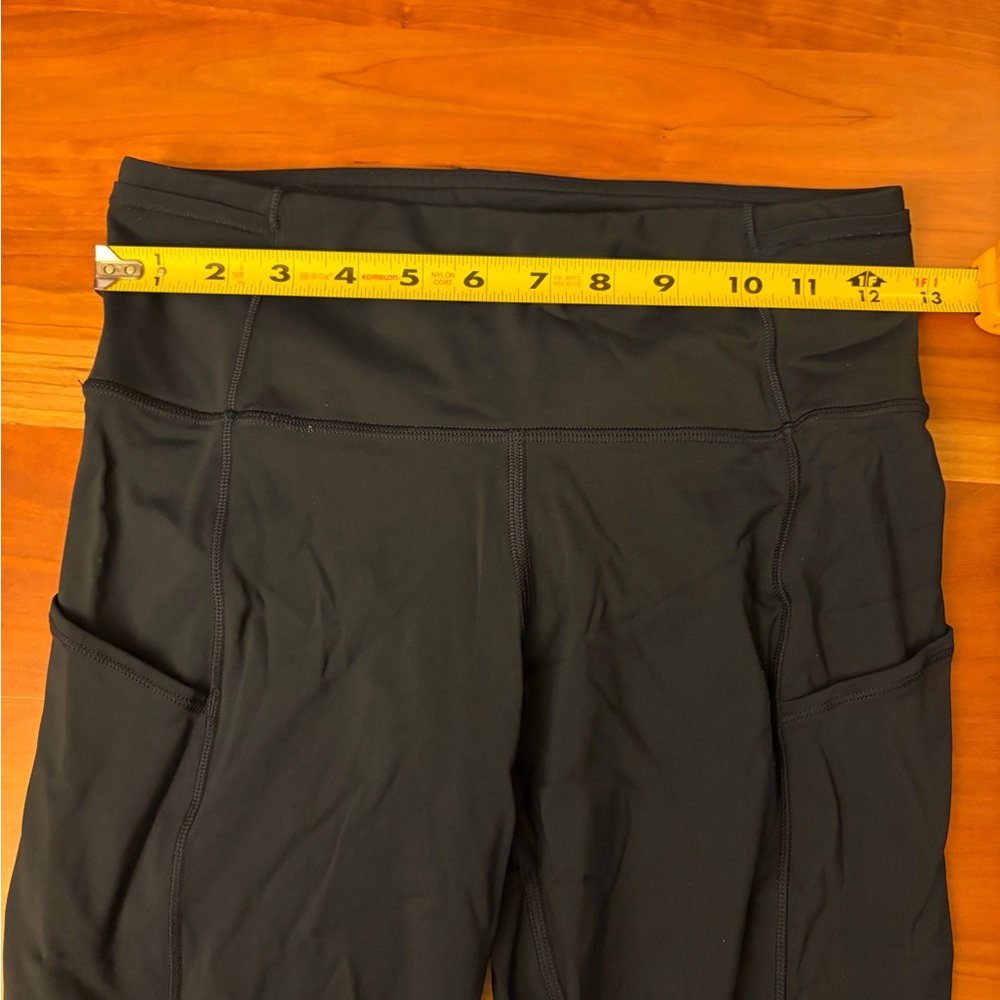 lululemon Navy Blue crop leggings with pockets - Picture 6 of 8